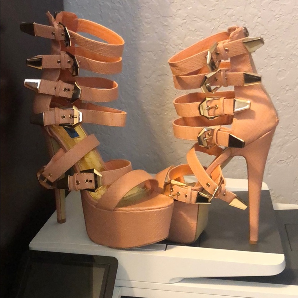 Penny Sue and the shoe guru size 8 1/2